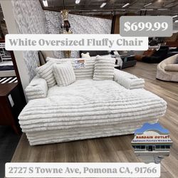 White Oversized Fluffy Chair 