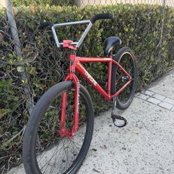 Throne Red Crush