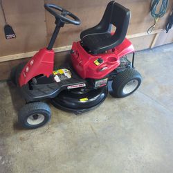Troy-Bilt TB30R Lawn Mower Tractor 30 Inch Excellent Maintained