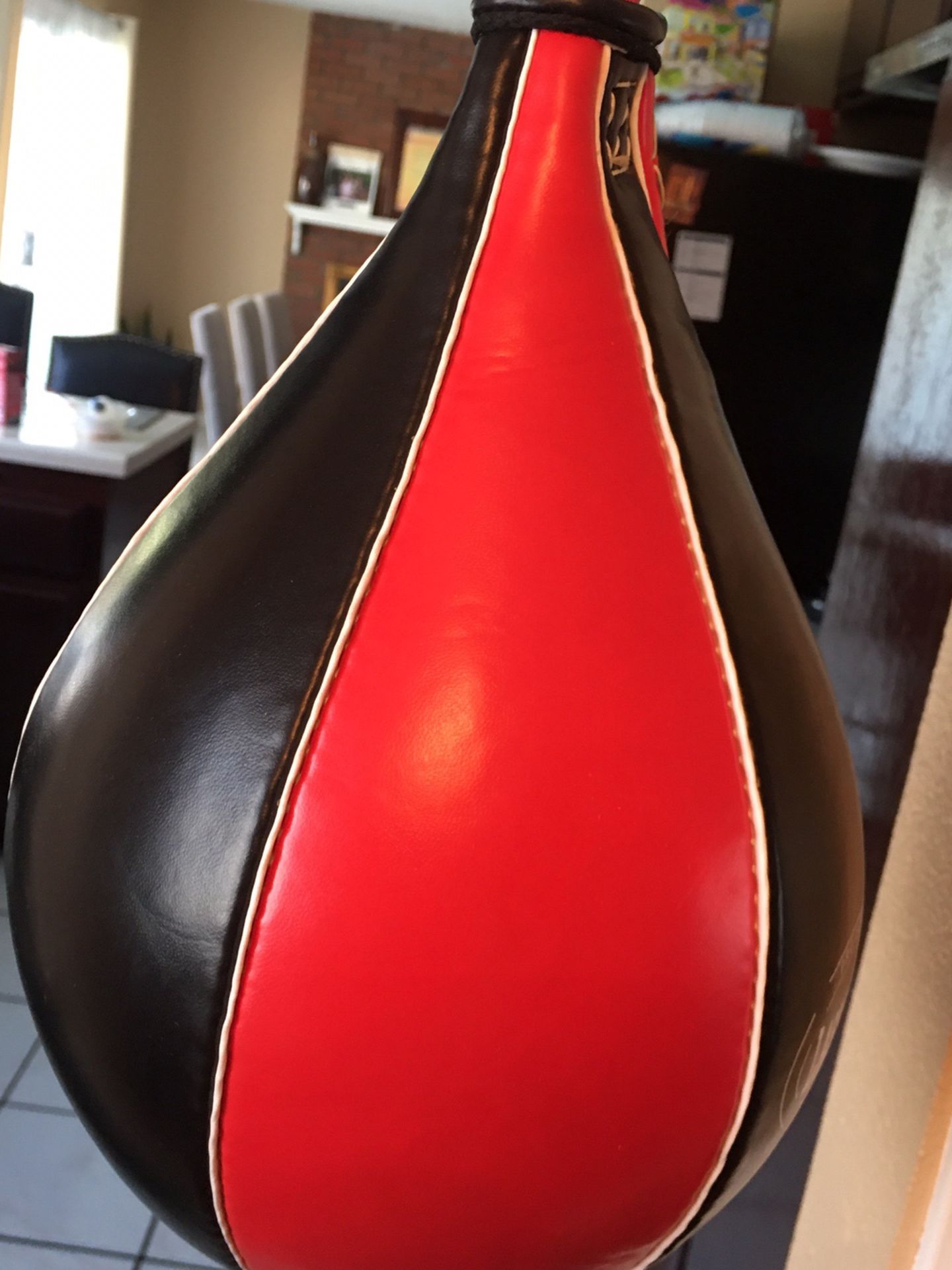 PUNCHING BAG BRAND NEW SPEED BAG LEATHER SPEED