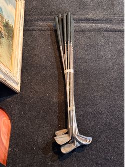Iron golf clubs