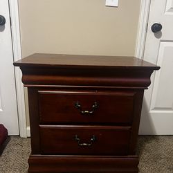 Queen size bed with dresser and recliner chair