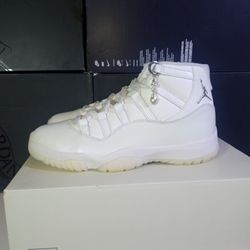 Air Jordan 11 Retro Pearl Men Size 10/Women Sz 11