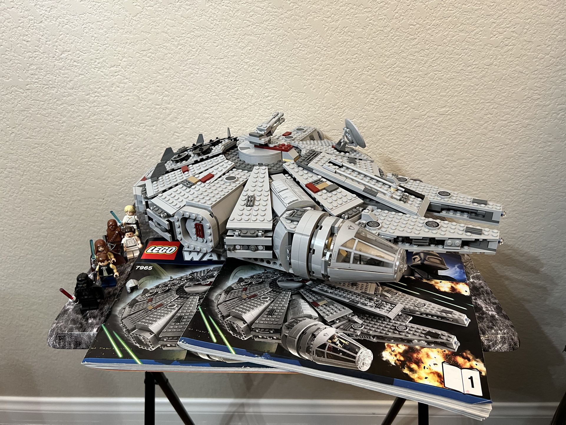 min dine Panter LEGO Star Wars: Millennium Falcon (7965) for Sale in Las Vegas, NV - OfferUp