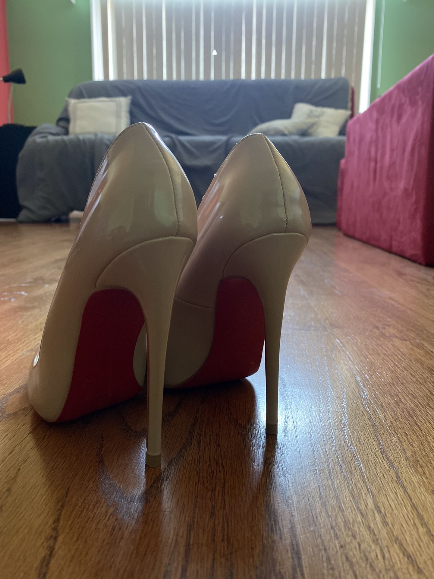 Authentic Louis Vuitton Heels (nude)