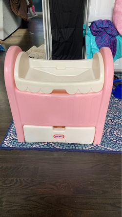 Little Tikes toy baby crib