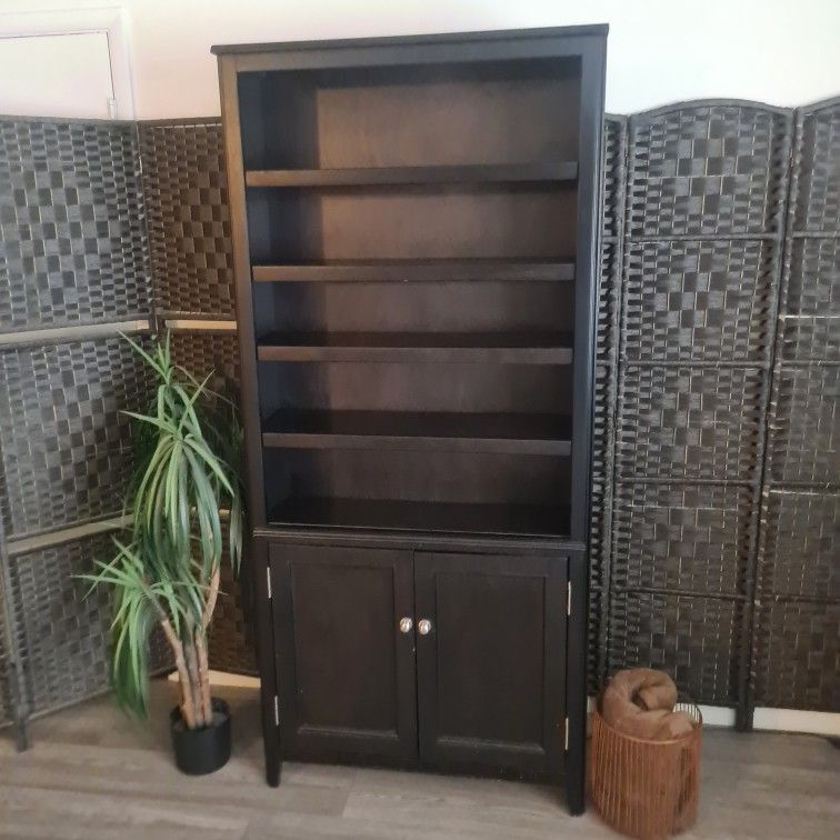 Ashley Furniture Carlyle Bookcase