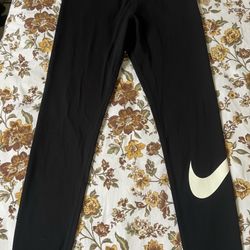 NIKE SPORTSWEAR LEGASEE SWOOSH PANTS LEGGING Black/ White Size Medium M