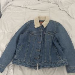 Levi’s Denim Jacket With Some Sherpa 