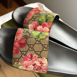 Authentic Gucci Floral Slides Gently Used.