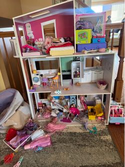 Barbie house and Barbie’s