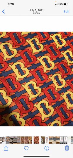 Burberry Men tshirt Medium