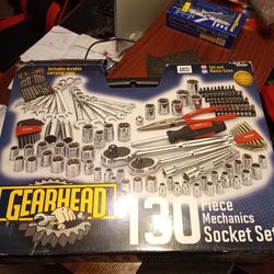Brand New GEARHEAD  130 Piece Mechanic's Socket Set