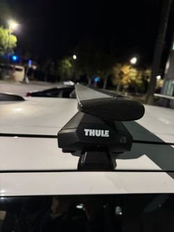 Thule Evo Clamp Roof Rack Set with 5143 Fit Kit — 48 in Bars + Locks