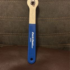 Park Tool CCW-5 Park Tool CCW-5 Crank Bolt Wrench 14mm socket and 8mm hex wrench with handle