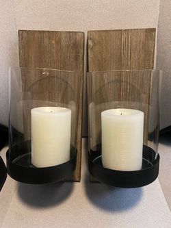 2 Sconce Lights