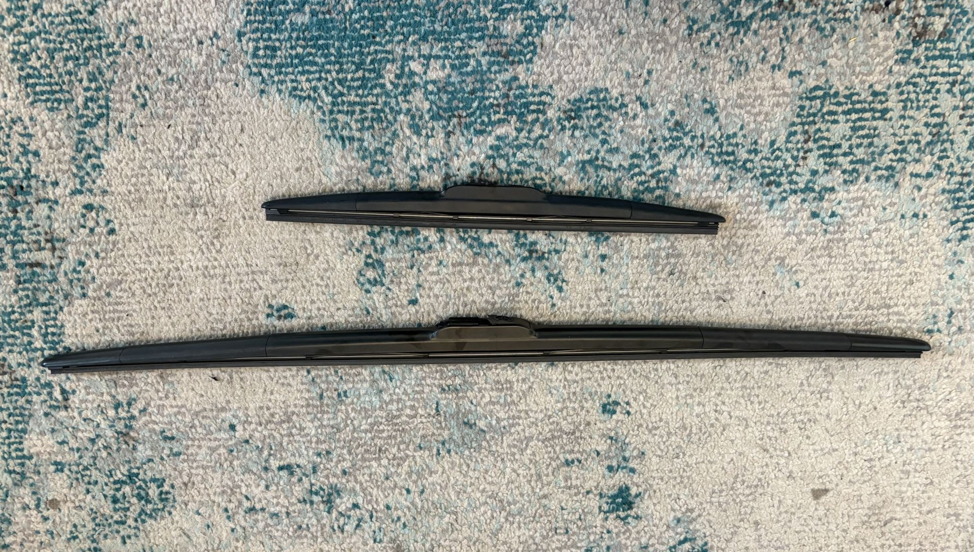Used Pair Of Toyota Windshield Wipers 28” Drivers, 14” Passenger Blades