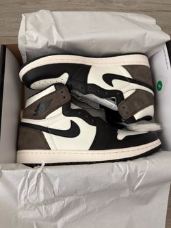 Jordan 1 Retro High Dark Mocha Size 10.5