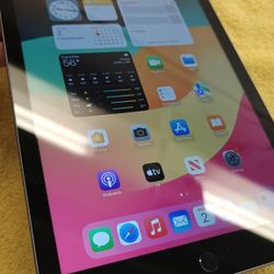 iPad 6TH Generation WiFi Like New 