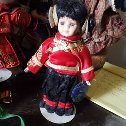 Dolls Of The World Collection 8 In, China Petite Porcelain