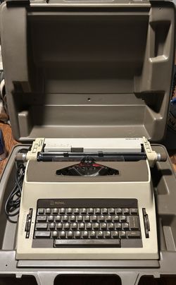 Royal  Medallion II Electric Typewriter 