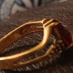 VINTAGE 14K Yellow Gold Ruby