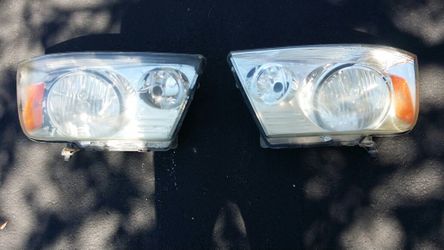 2004 Ford F-150 headlights use