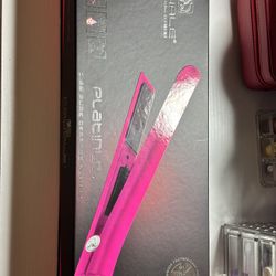 Brand New Royale Platinum Flat Iron – Hot Pink 🔥