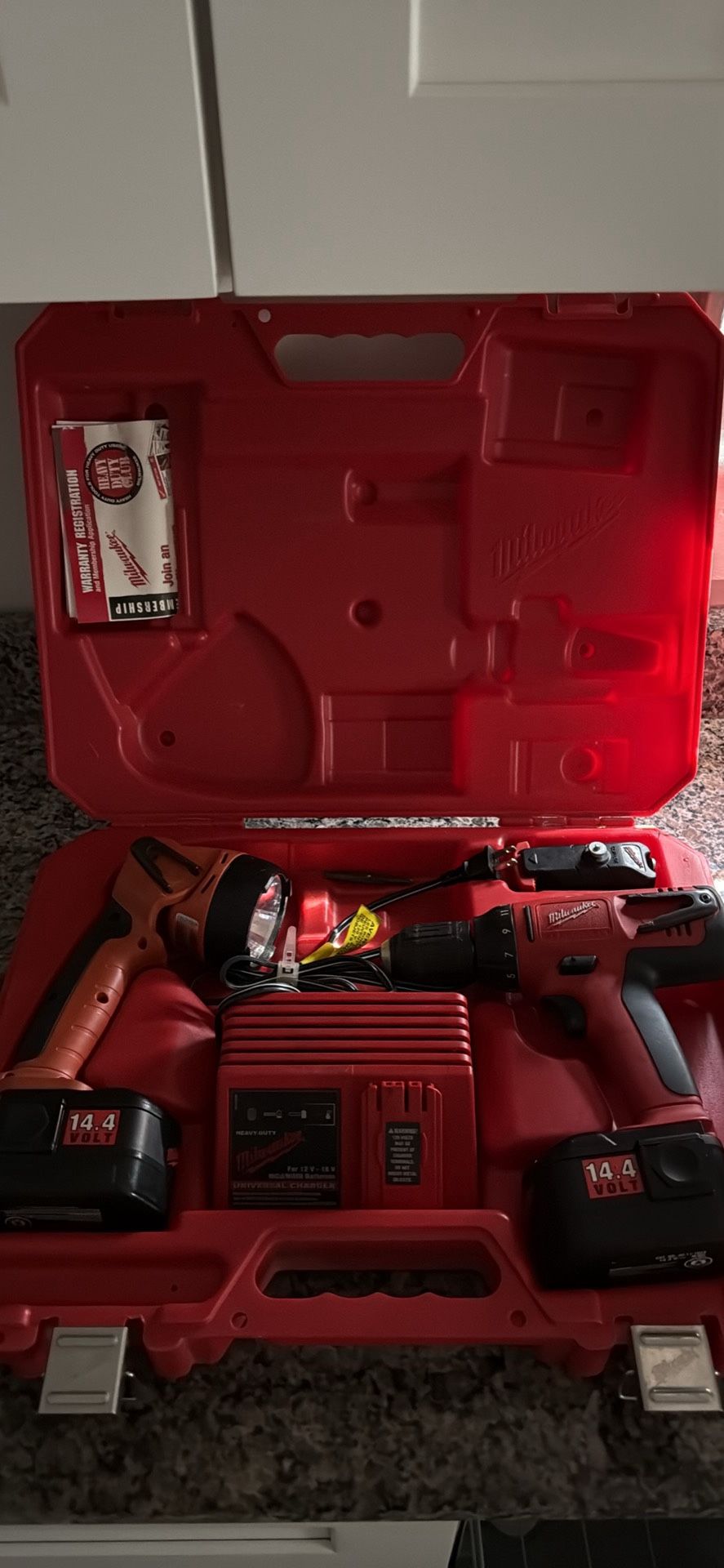 14v Milwaukee Drill & Light