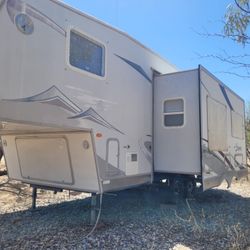 2004 Forrest River 29 Ft.