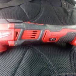 Milwaukee M18 Multi Tool