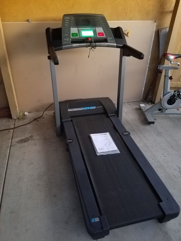 Like New Proform XP 550 Treadmill for Sale in Oxnard, CA OfferUp