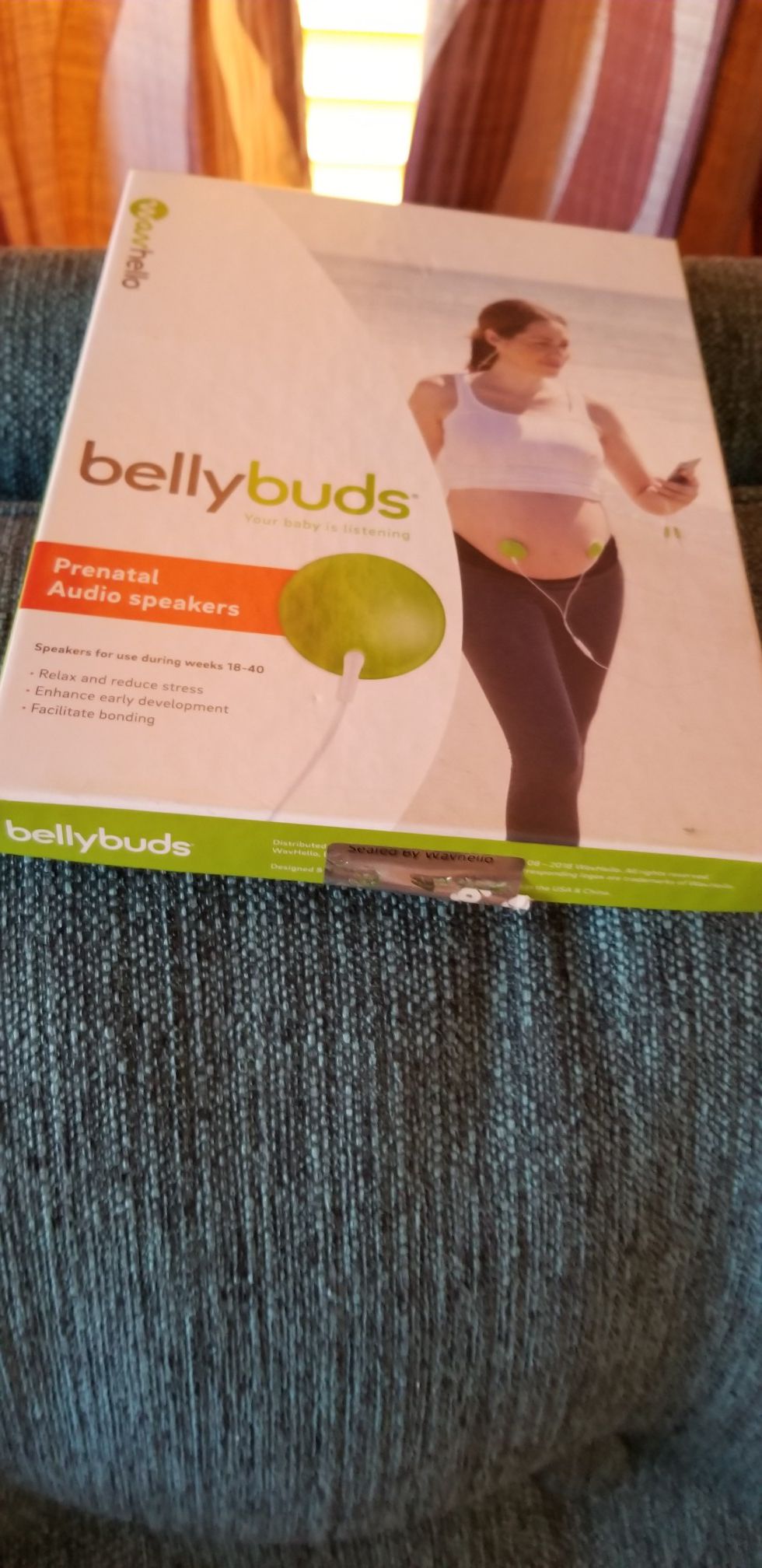 Belly buds prenatal audio speaker with 2 sensor pairs