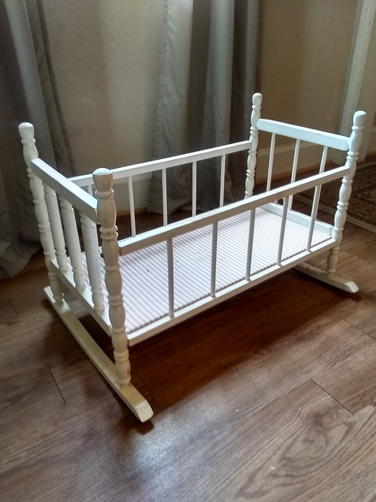Baby doll crib