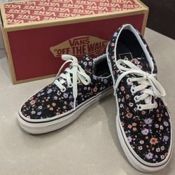 **New Vans Era Classic Black With Flowers Shoes.Womens Size 7.5/ Mens Size 6 **