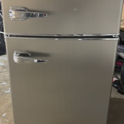 3.1 cu. ft. 2 Door Retro Mini Fridge in Black
