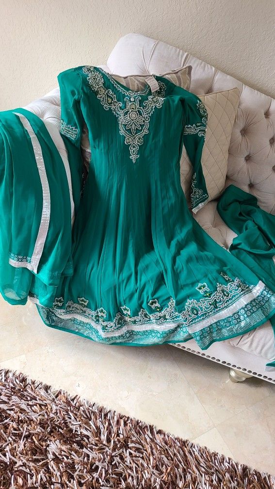 Indian Outfit Size Small