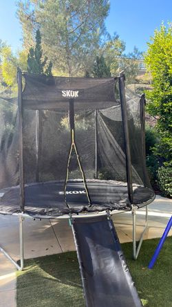 Trampoline with top shade cover Trampoline with top shade cover