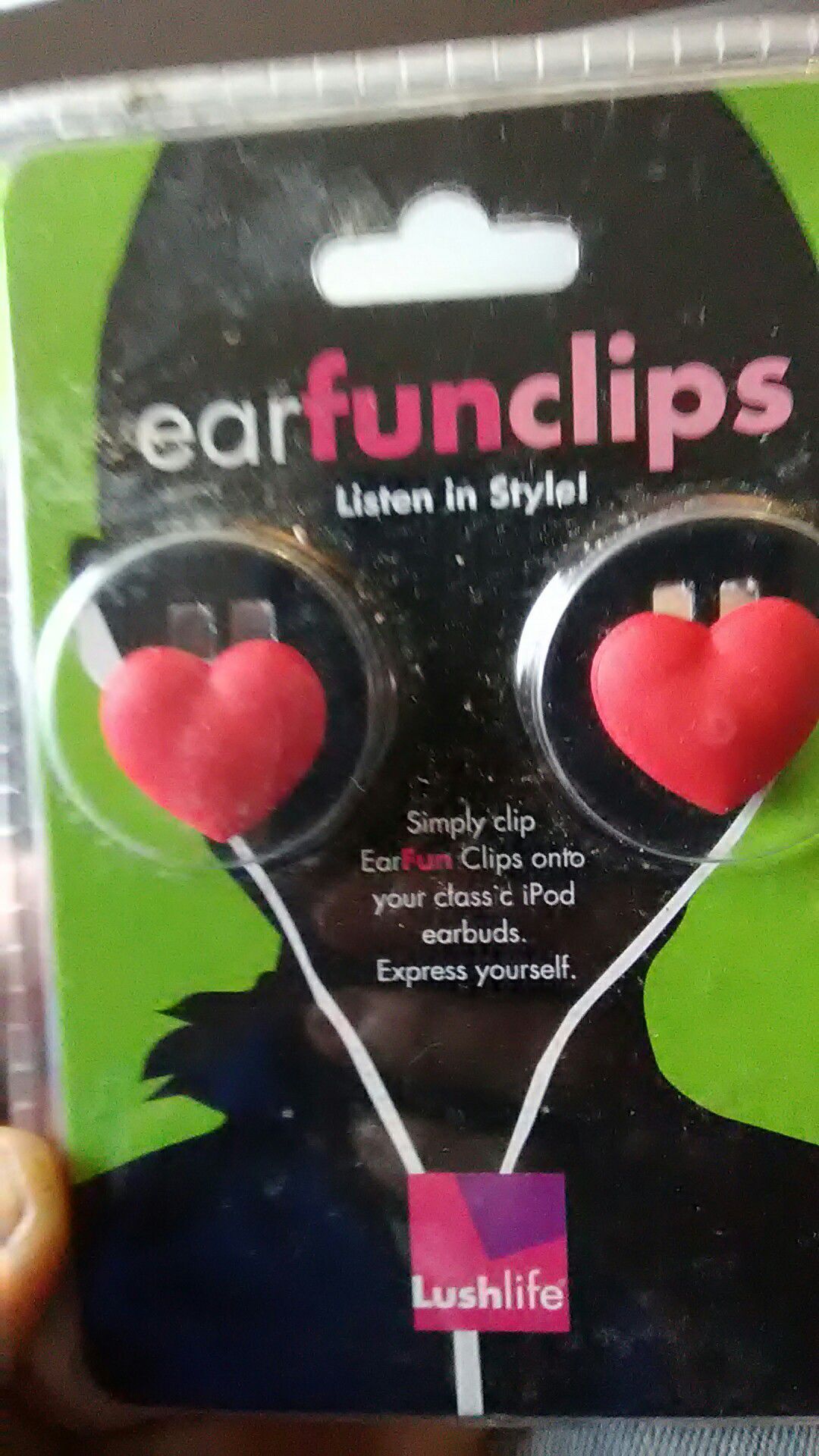 Earbud clips