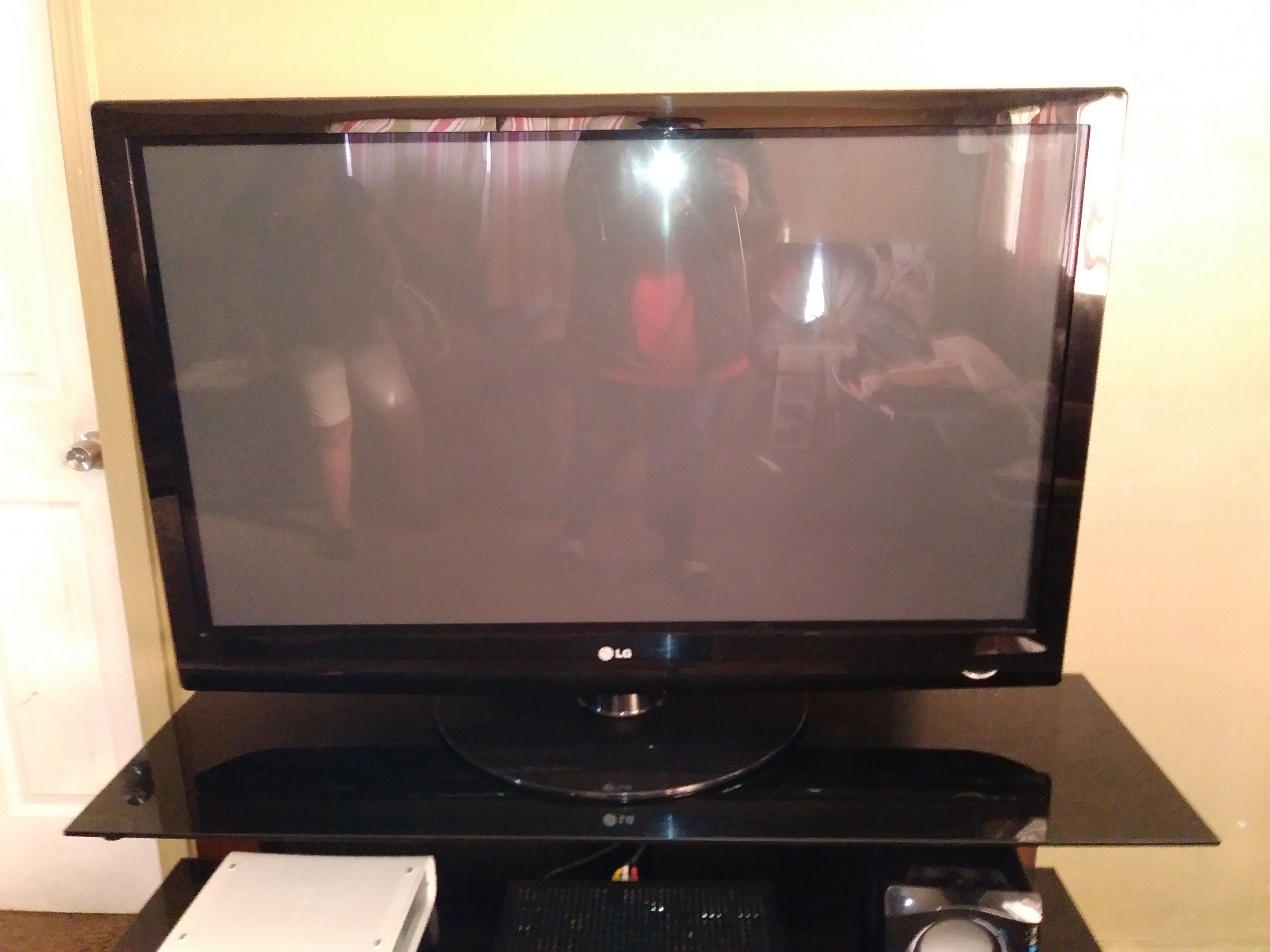 50 inch Flat Screen GaLG PLASMA TV. TV stand is included!!