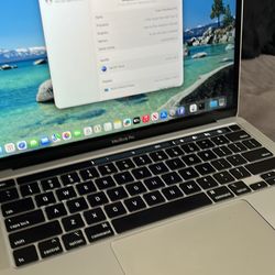 MacBook Pro 13 2020 i5 16GB 512gb
