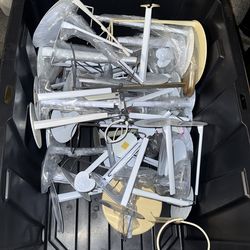 Lot of doll stands / mixed doll display stands” ✅