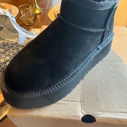 Uggs Boots Size 9