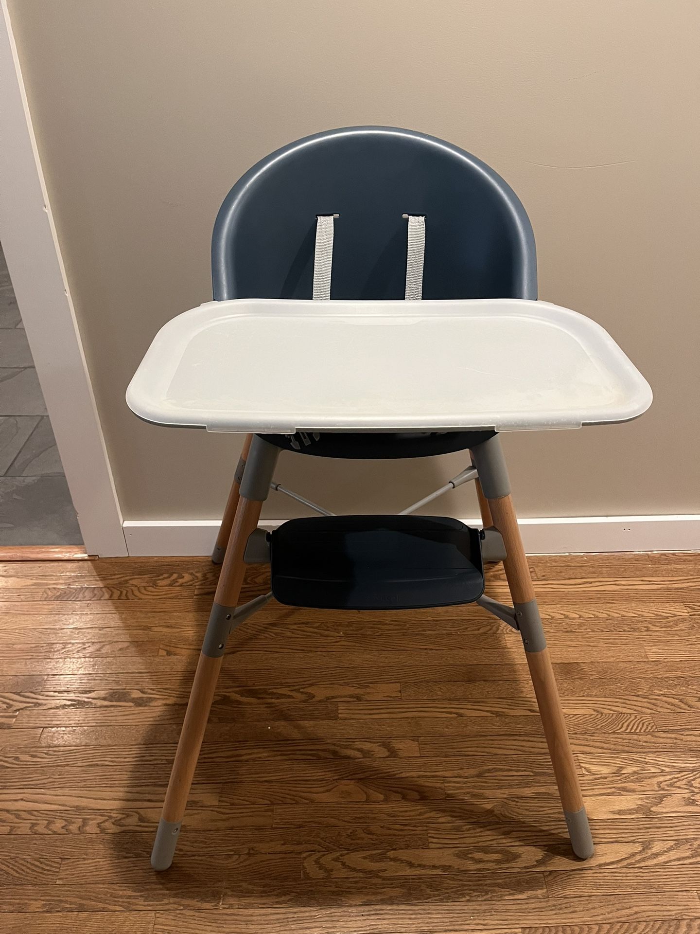High Chair - Skip Hop EON 4 In 1
