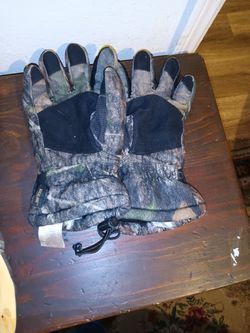 One Pair Of Camo Hunting Gloves And One Pair Of Mittens Thumbnail