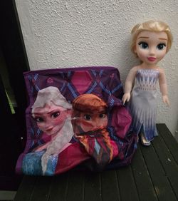 Frozen Shoe Organizer & Elsa Doll