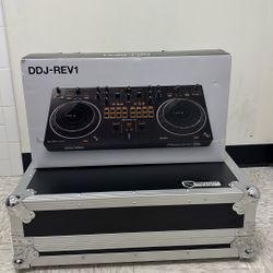 DJ Turntable and Case  Perfect Condition