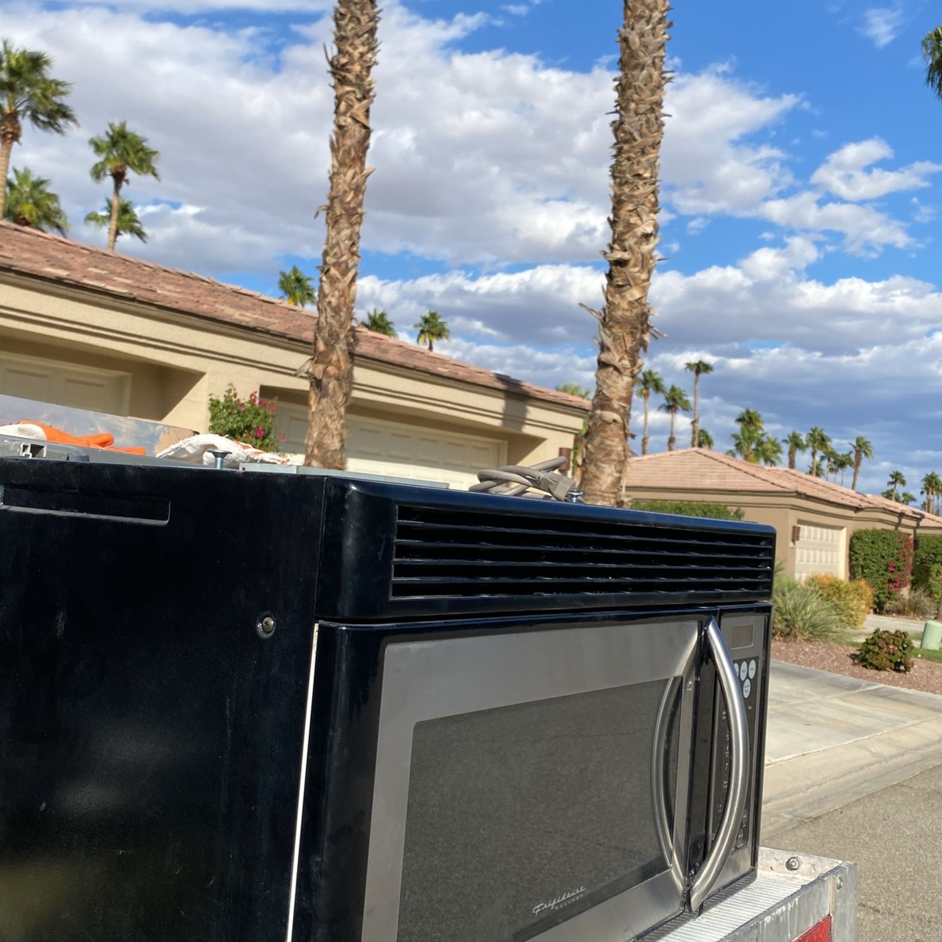 Frigidaire Microwave Oven