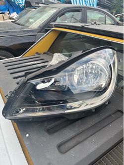 2012 Benz c300 left side headlight