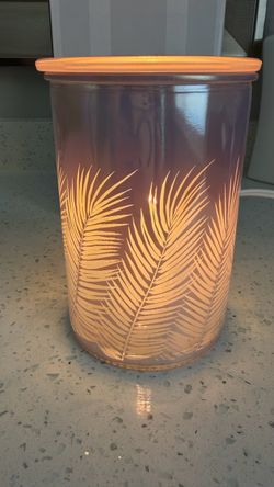 New In Box Pink Palm Scentsy Wax Warmer